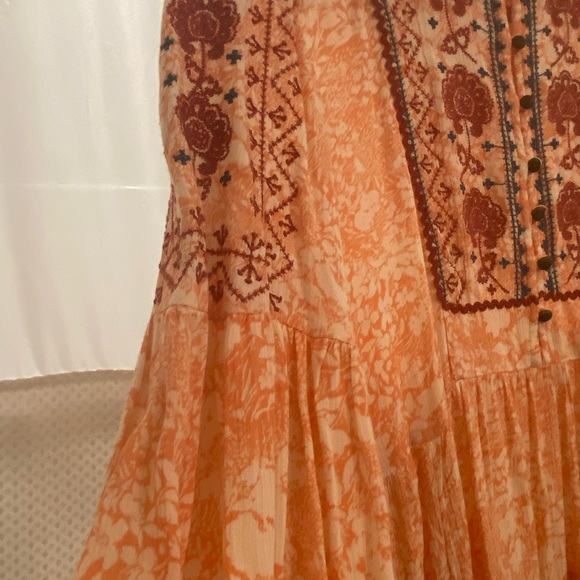 Gorgeous boho Anthropologie Claudia embroidered babydoll tunic - Picture 3 of 10